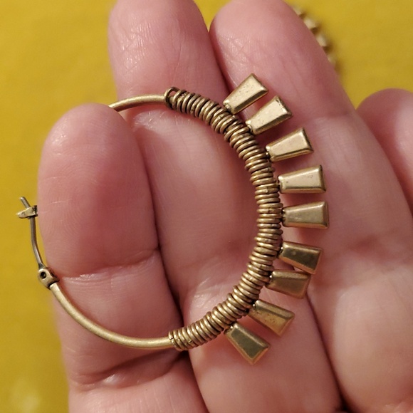 Stella & Dot Bungalow Hoop Dangle Antique Goldtone Earrinngs - Picture 4 of 5